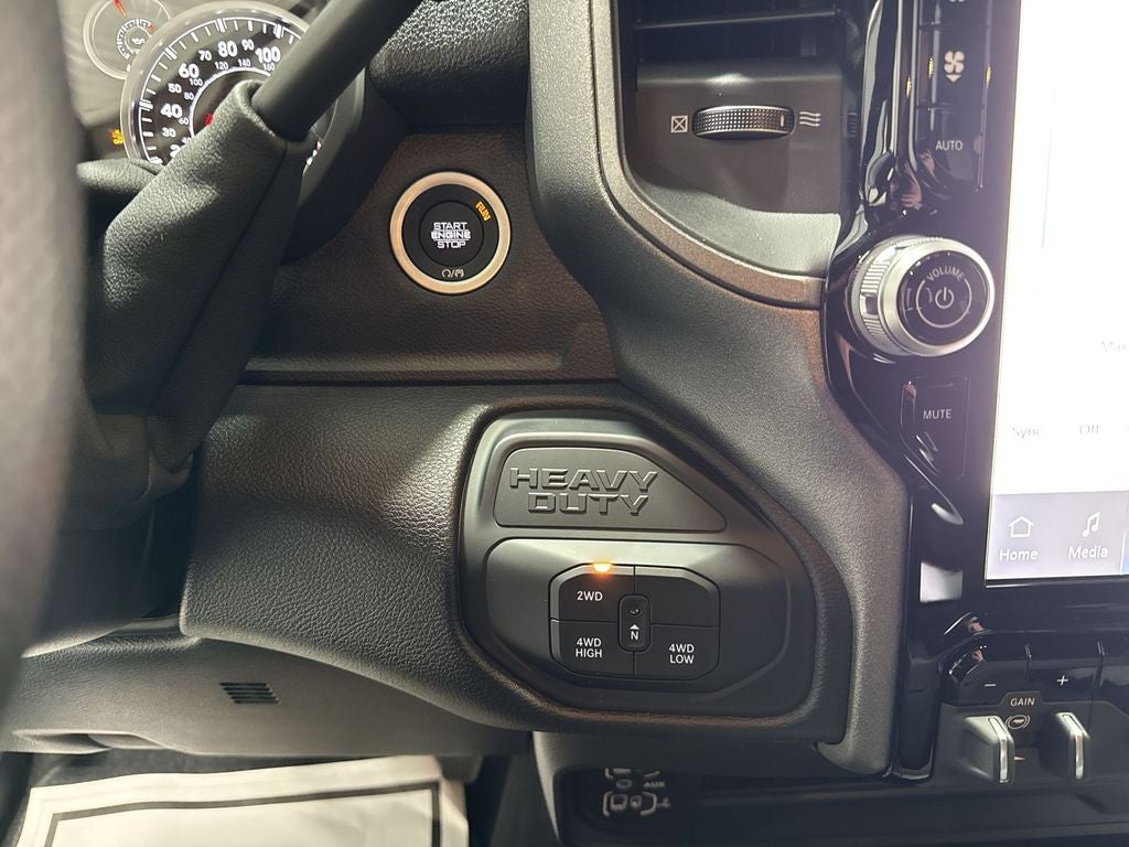 2026 RAM Ram 3500 RAM 3500 TRADESMAN CREW CAB 4X4 8' BOX