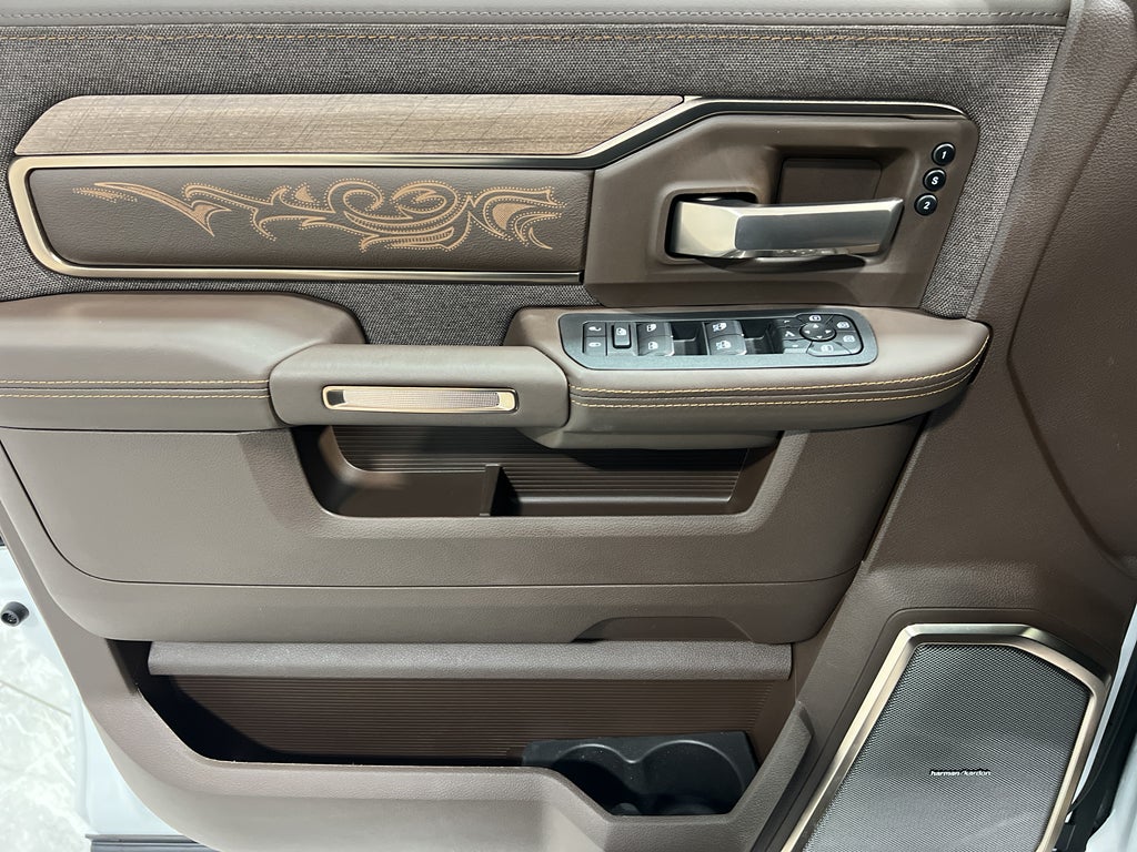 2026 RAM Ram 3500 RAM 3500 LIMITED LONGHORN CREW CAB 4X4 8' BOX