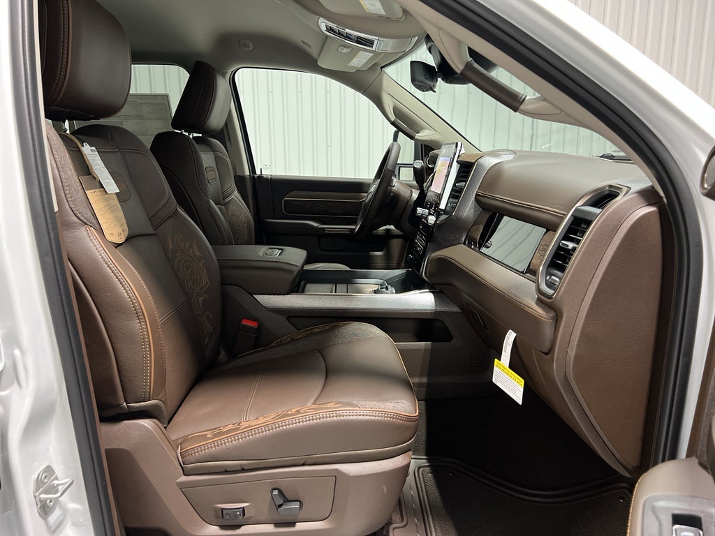 2026 RAM Ram 3500 RAM 3500 LIMITED LONGHORN CREW CAB 4X4 8' BOX