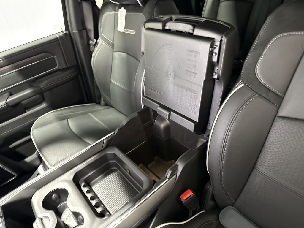 2025 RAM Ram 2500 RAM 2500 LARAMIE MEGA CAB 4X4 6'4' BOX