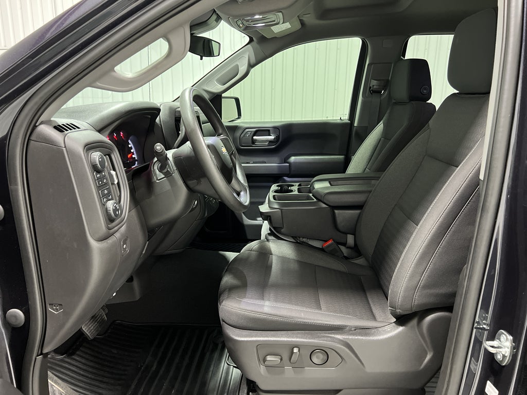 2023 Chevrolet Silverado Custom