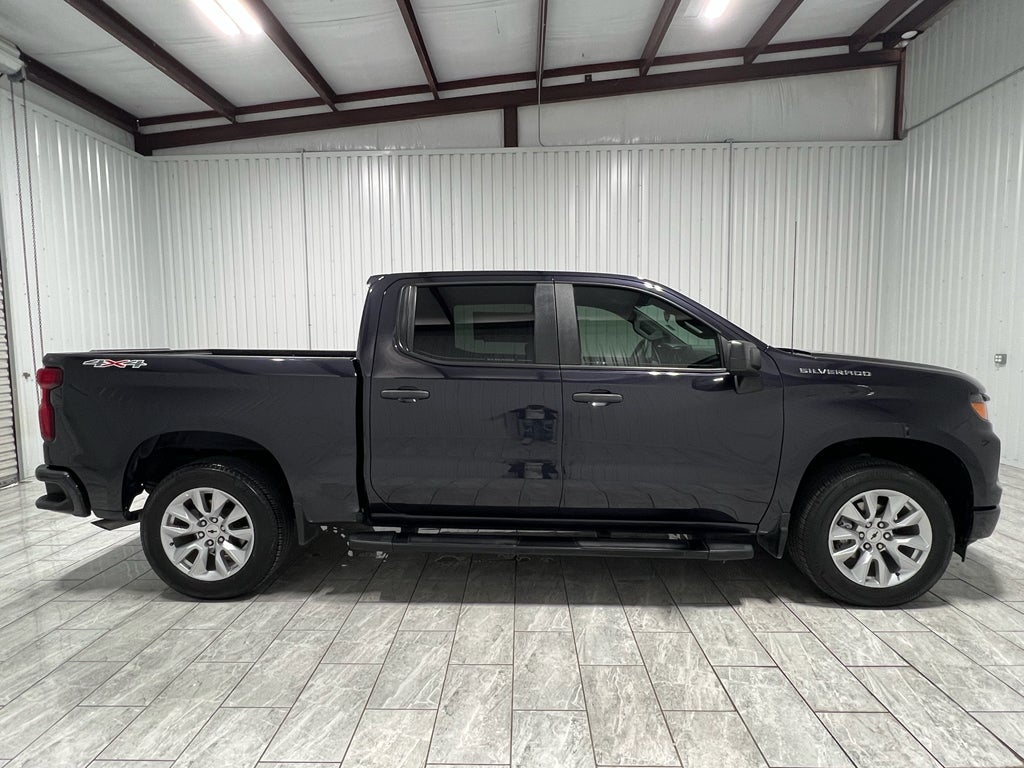 2023 Chevrolet Silverado Custom