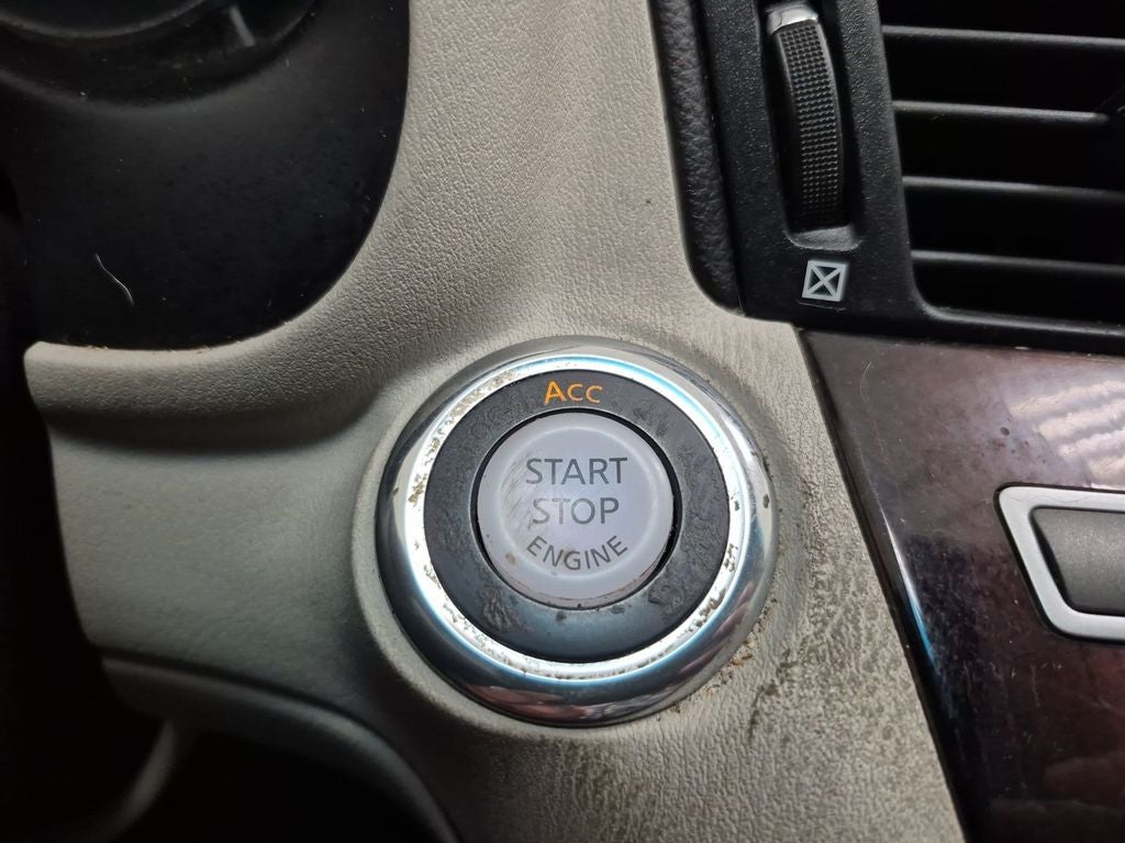 2015 INFINITI Q70L 5.6 (A7)