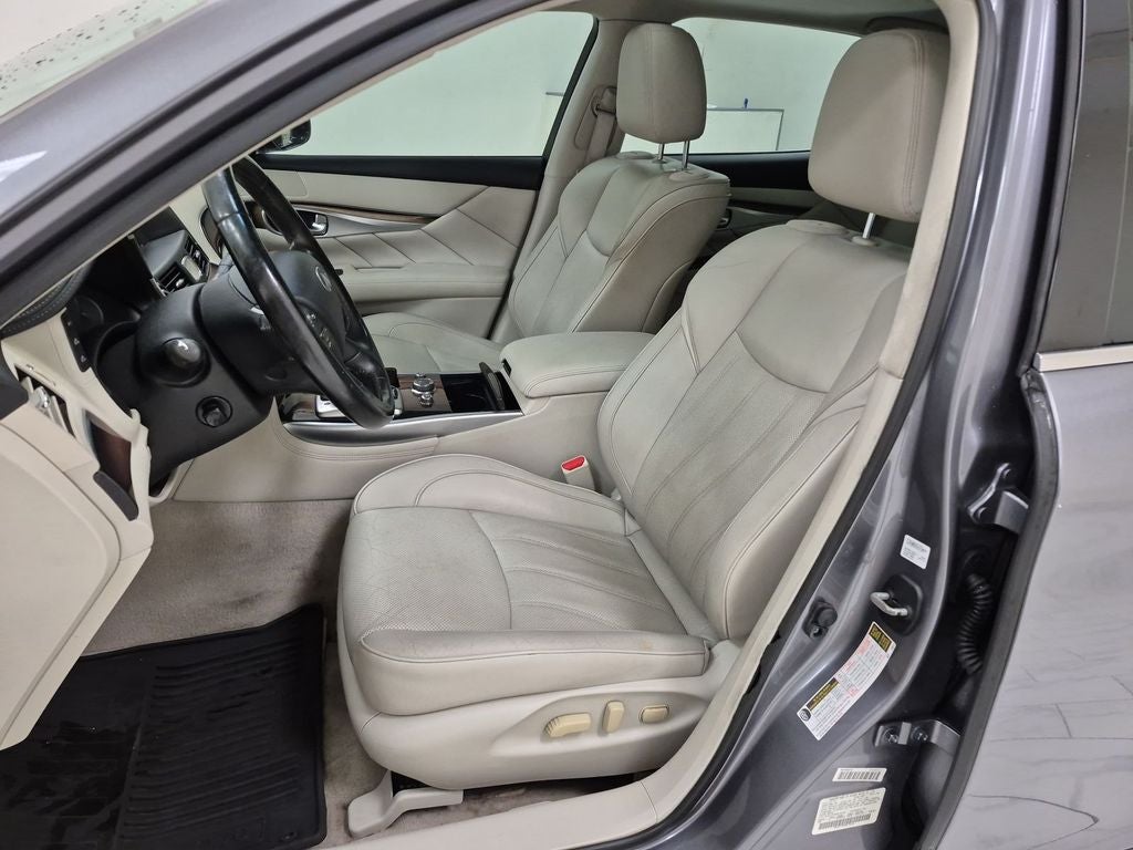 2015 INFINITI Q70L 5.6 (A7)