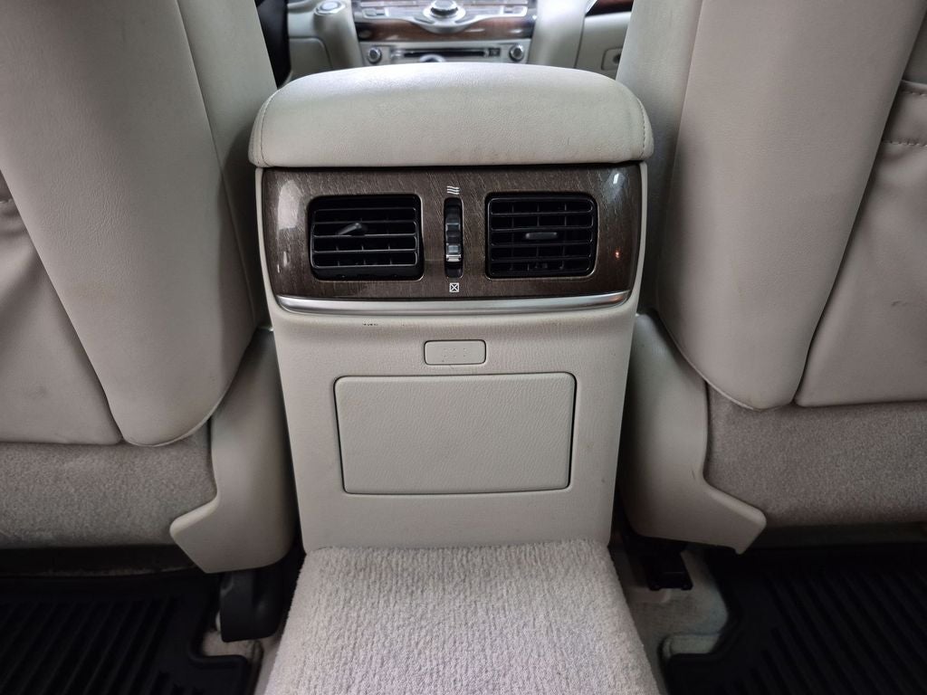 2015 INFINITI Q70L 5.6 (A7)