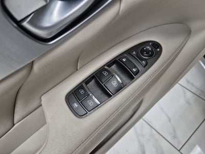 2015 INFINITI Q70L 5.6 (A7)