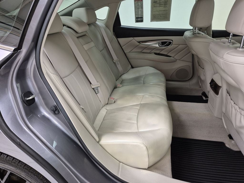 2015 INFINITI Q70L 5.6 (A7)
