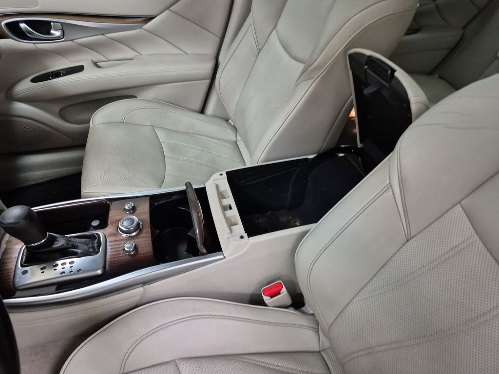 2015 INFINITI Q70L 5.6 (A7)