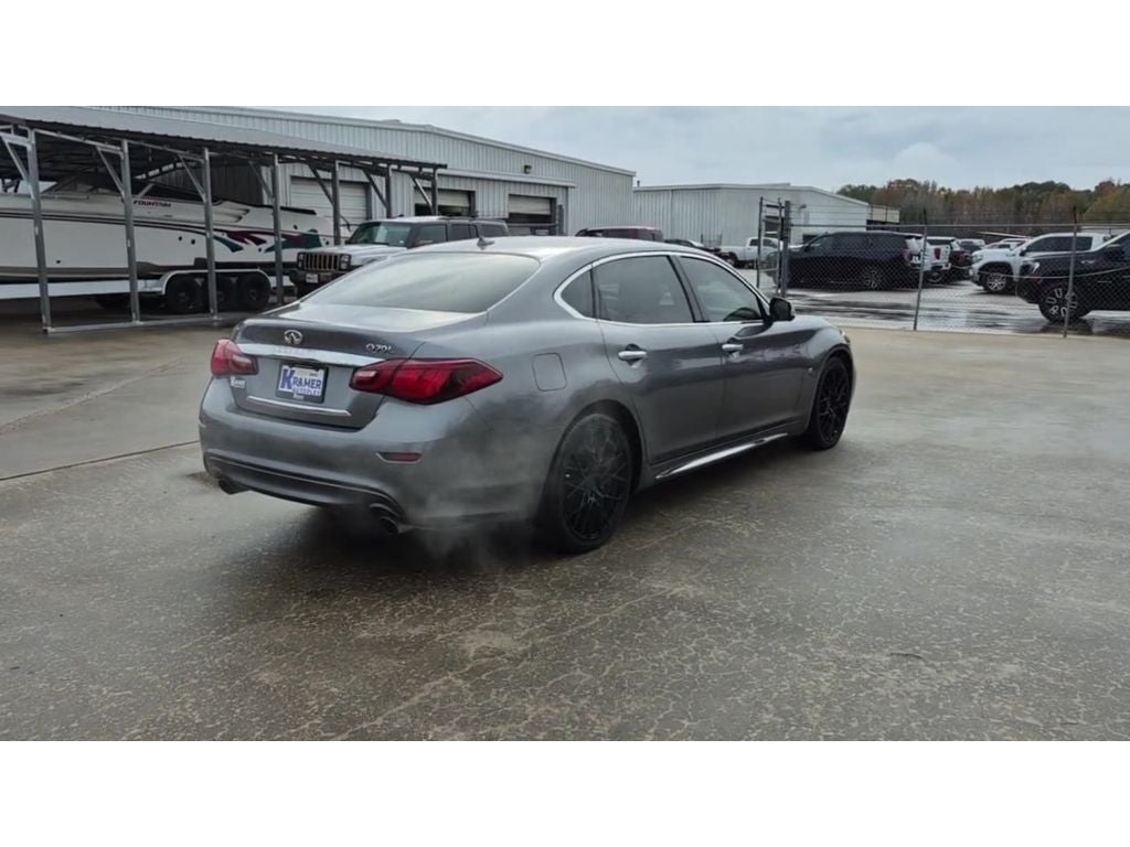2015 INFINITI Q70L 5.6 (A7)