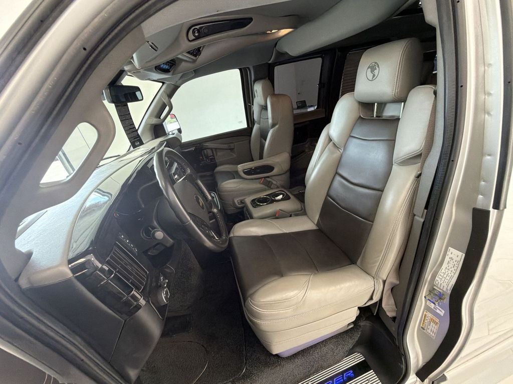 2021 Chevrolet Express Passenger 2500 1LS