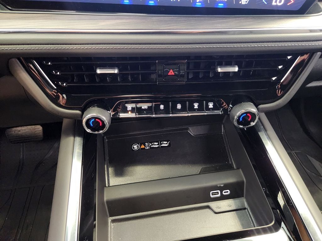 2025 Chevrolet Suburban LT