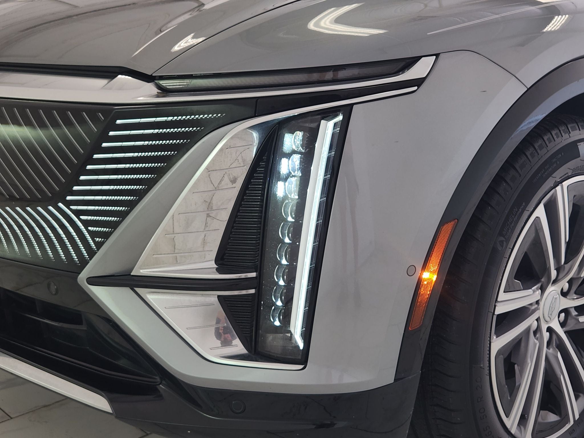 2024 Cadillac LYRIQ Luxury 1
