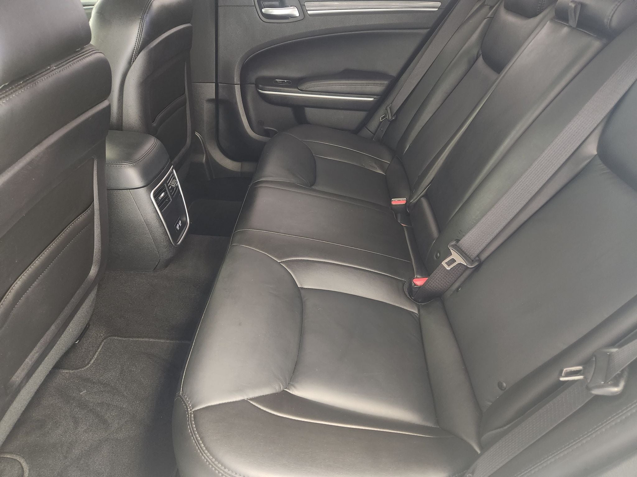 2022 Chrysler 300 Touring L