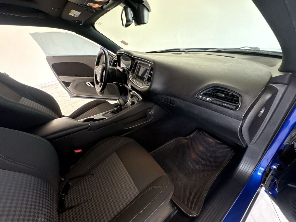 2022 Dodge Challenger SXT