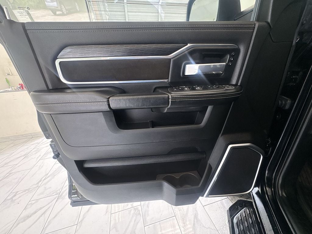 2024 RAM 2500 Laramie Crew Cab 4x4 6'4" Box