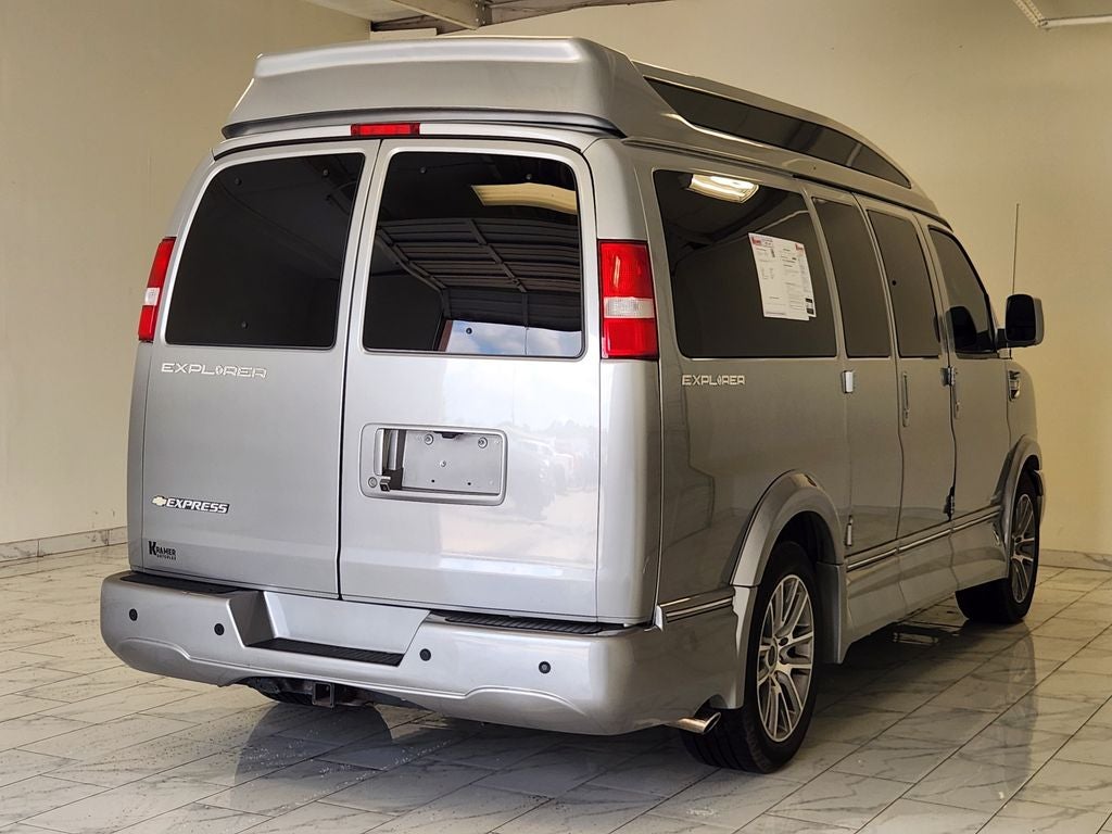 2021 Chevrolet Express Passenger 2500 1LS