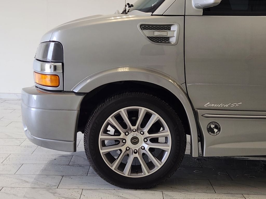 2021 Chevrolet Express Passenger 2500 1LS