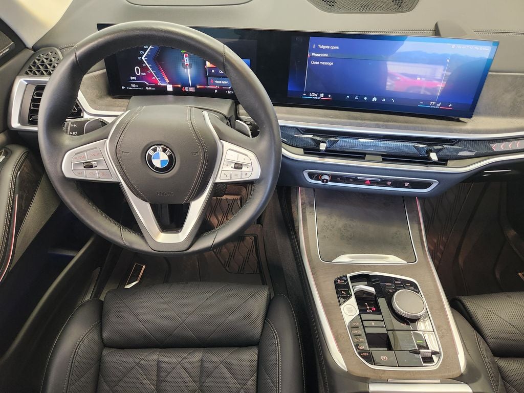 2025 BMW X7 xDrive40i