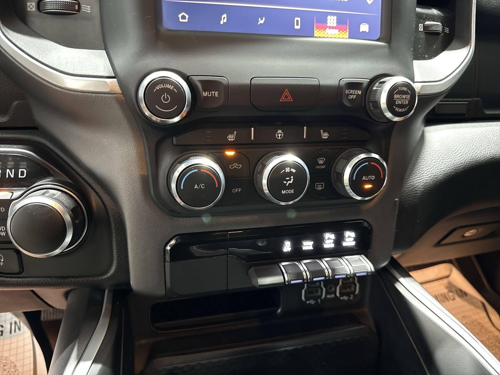 2022 RAM 1500 Lone Star Crew Cab 4x4 5'7" Box