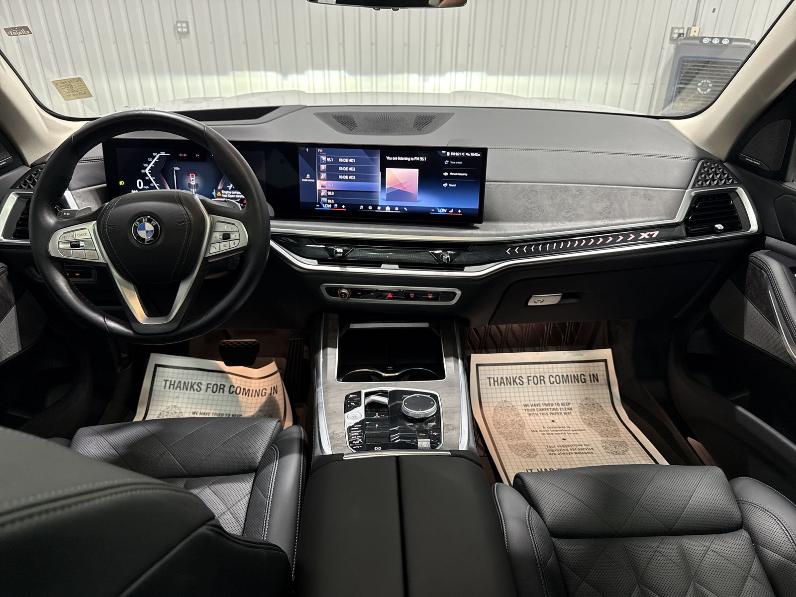 2025 BMW X7 xDrive40i