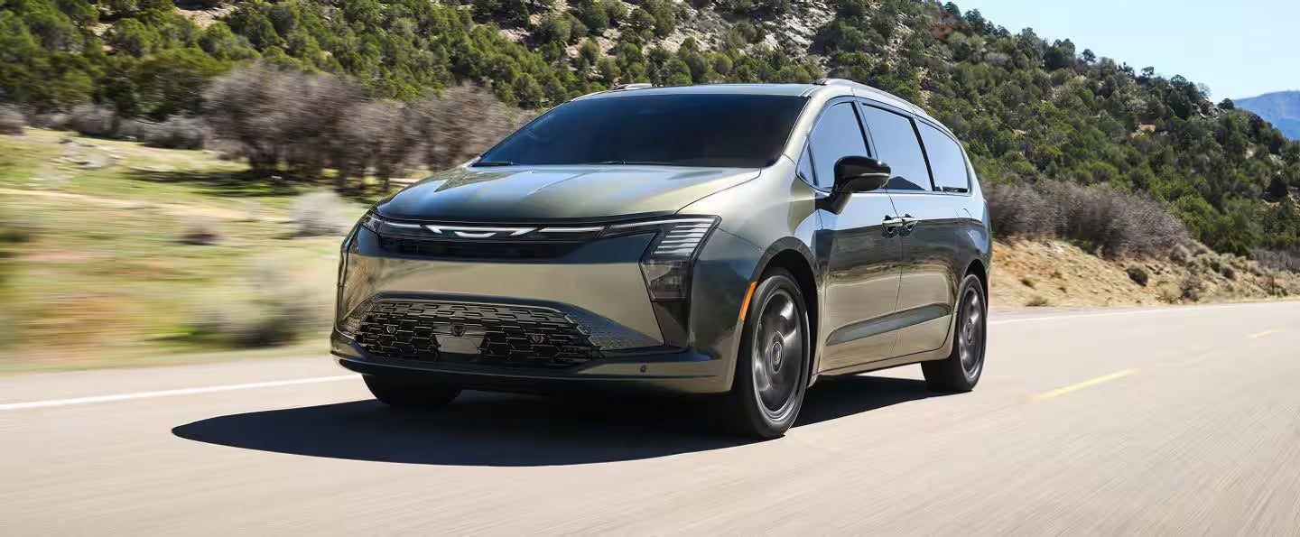 2027 Chrysler Pacifica Select minivan at Kramer CDJR Livingston
